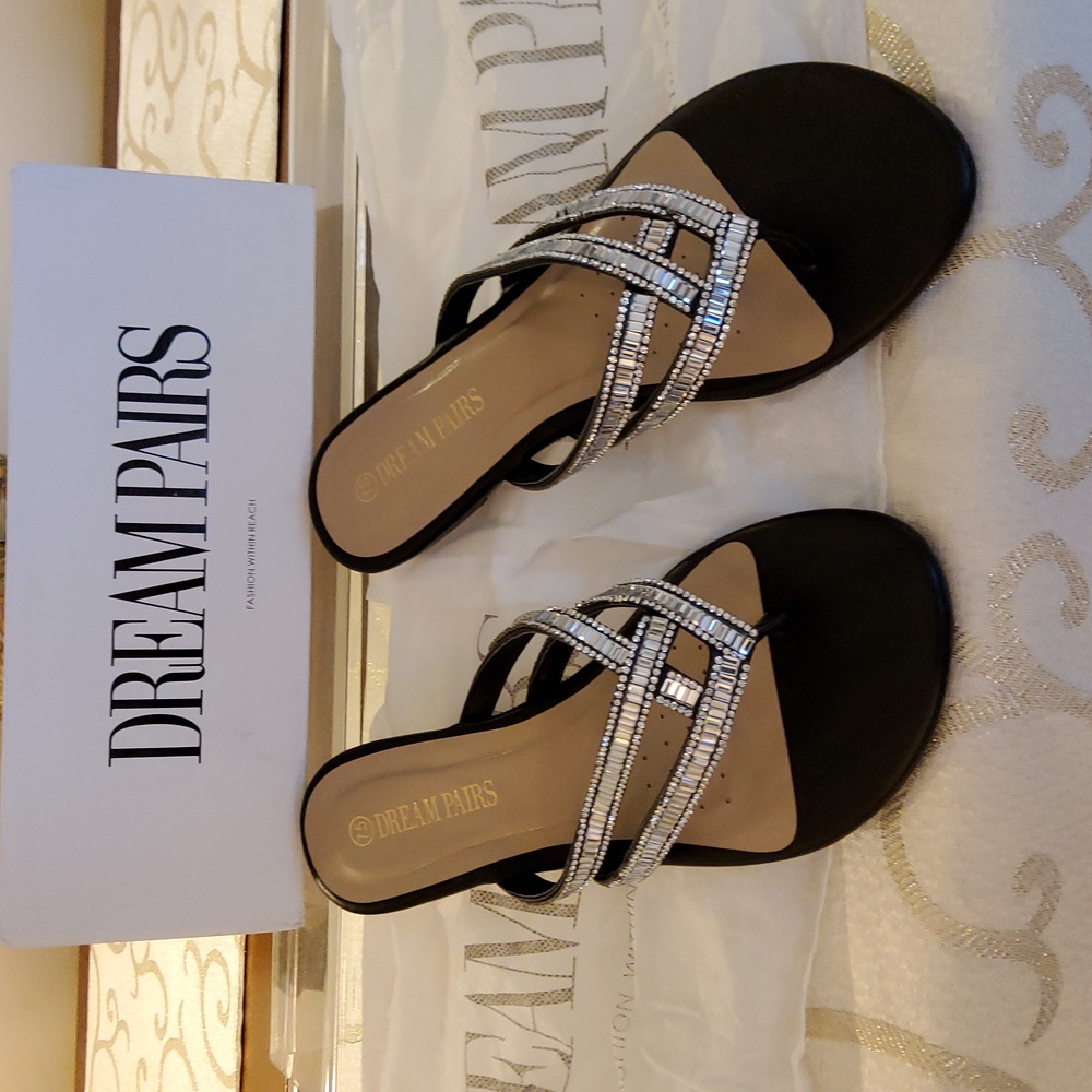 DREAM PAIRS Rhinestone Thong Sandals